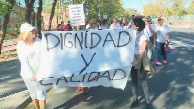 Los familiares de la Residencia de Alcorcón vuelven a concentrarse