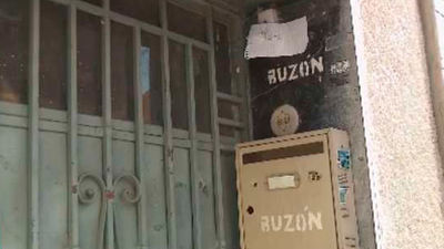 Caceroladas en Puente de Vallecas contra las narcocasas