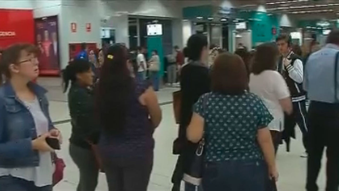 Segunda jornada de la huelga de autobuses de la sierra oeste