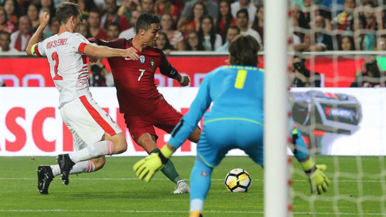 Cristiano mete a Portugal en el Mundial y Griezmann a Francia