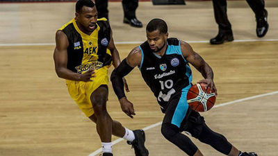 79-87. Estudiantes conquista Atenas en su debut en Europa