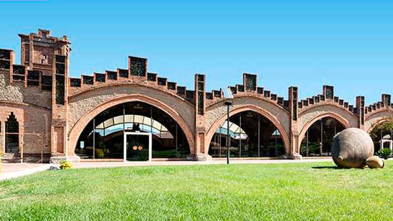 Exterior de las cavas de Codorníu Raventós