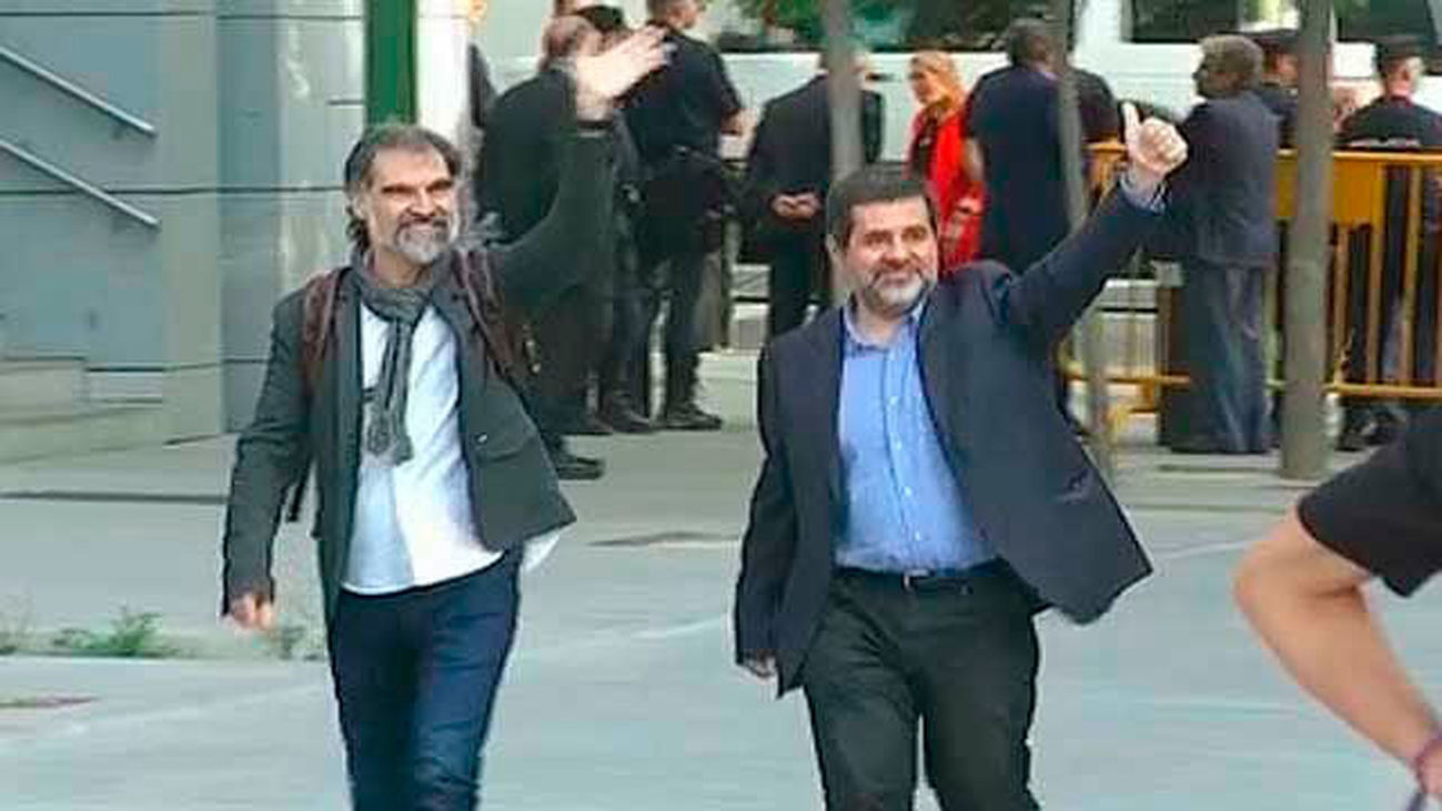 La Audiencia confirma que Sànchez y Cuixart deben seguir en prisión