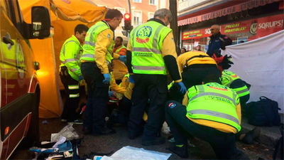 Un motorista herido grave con una pierna 'catastrófica' al colisionar con un coche en Las Tablas