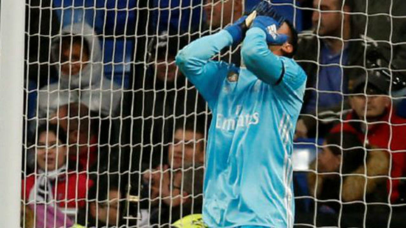 Keylor Navas vuelve a lesionarse