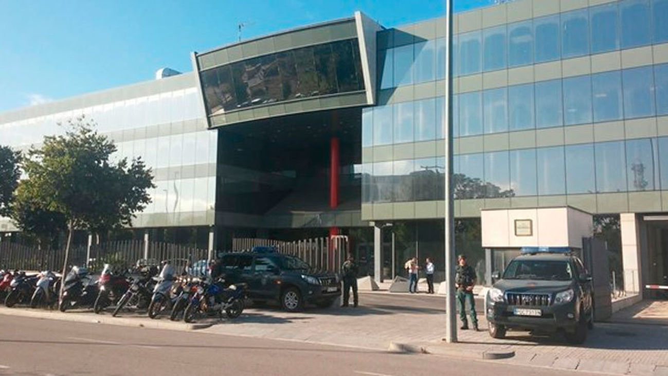 La Guardia Civil registra el Centro de Telecomunicaciones de la Generalitat