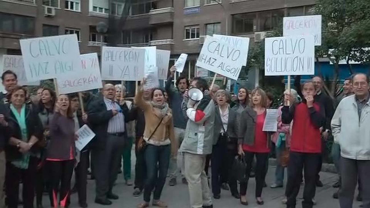 Los vecinos de Bravo Murillo 297, hartos del bloqueo de su plaza