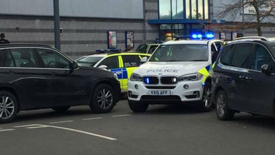 Arrestado el sospechoso de retener a dos personas en una bolera inglesa
