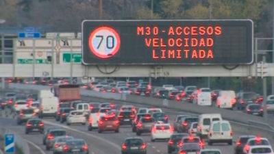 Madrid prohíbe aparcar este miércoles en todo el centro salvo a residentes