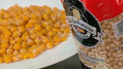 Los hosteleros de la Plaza Mayor usarán el garbanzo de Madrid en sus cocidos