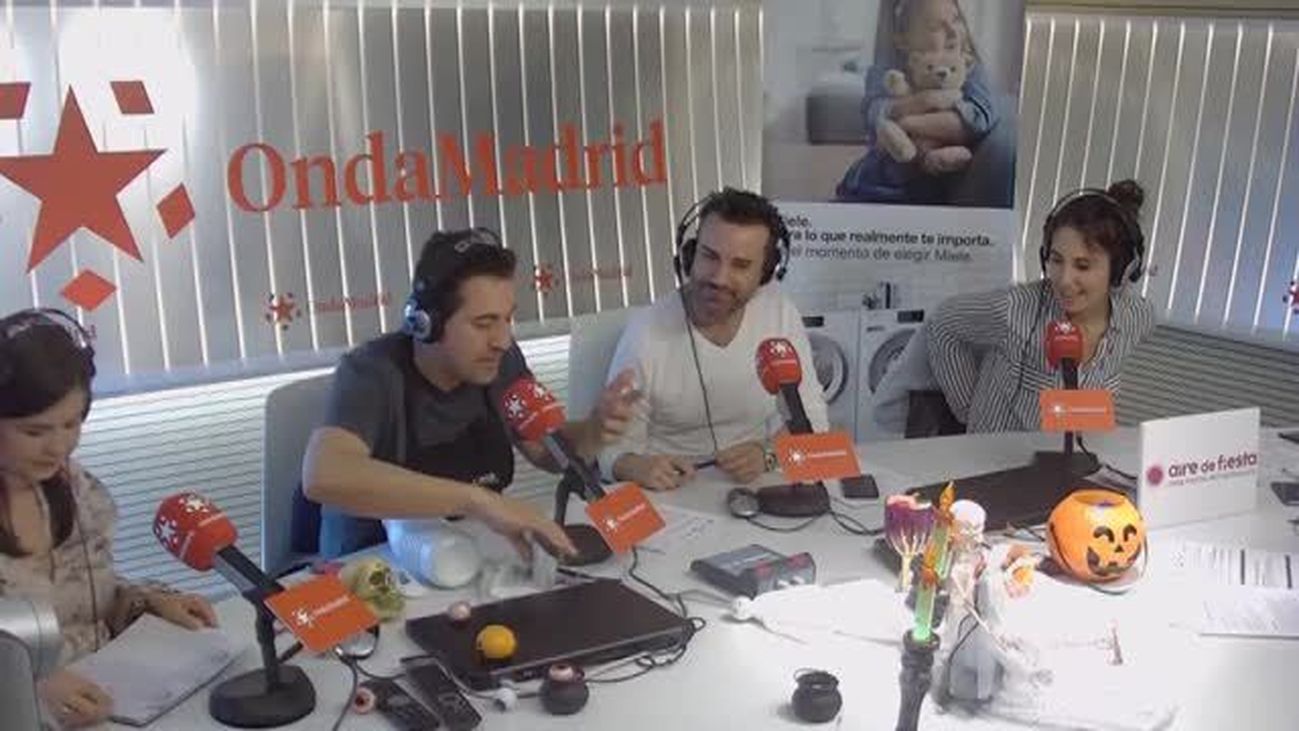 Dispensador de bolsas con botella reciclada