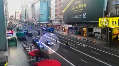 La Gran Vía reabre tras ser cortada por un coche sospechoso abandonado