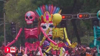 México homenajea a las víctimas del terremoto en el Día de los Muertos