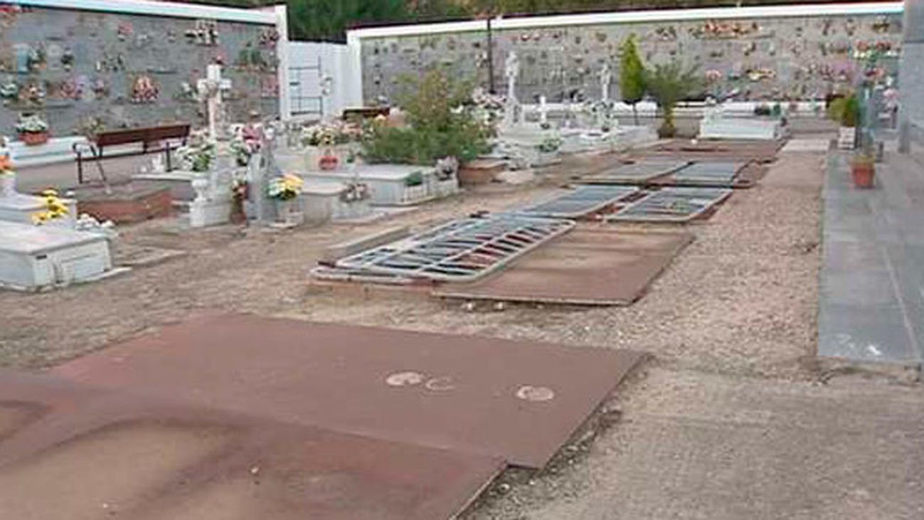 Denuncian el mal estado del cementerio viejo de Fuenlabrada