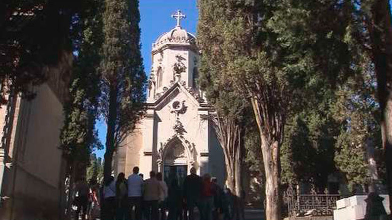 Un paseo por la historia en el cementerio de San Isidro