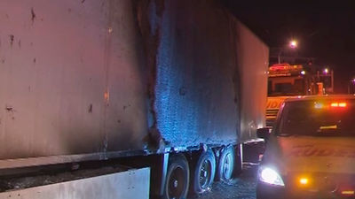 Arde un camión que circulaba por la A2 de madrugada