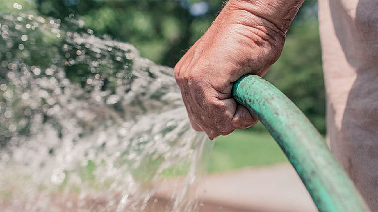Cercedilla restringe el uso de agua potable en el riego y lavado de vehículos