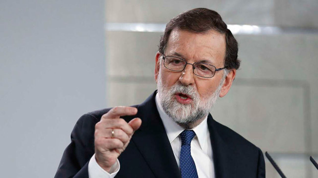 El Gobierno suprime tres organismos de  autogobierno y cesa a los delegados territoriales