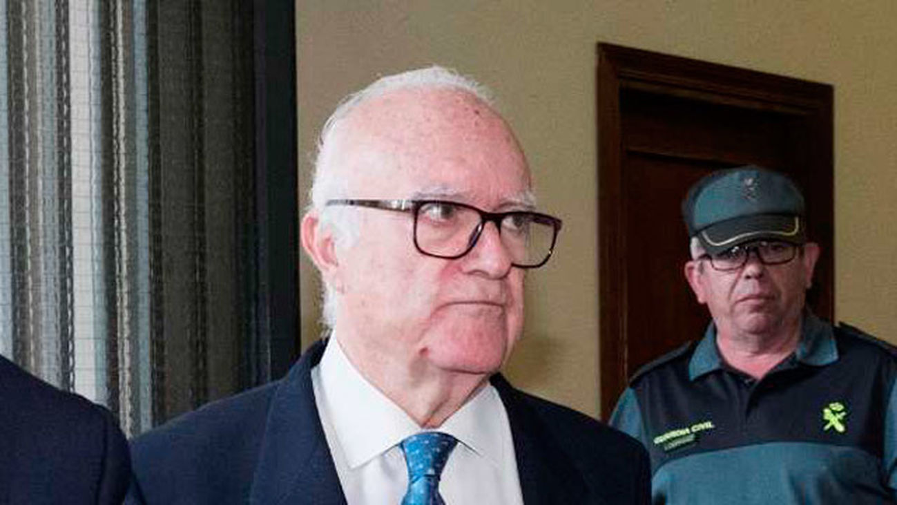 El "psiquiatra de los famosos" se sienta en el banquillo