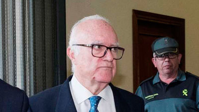 El "psiquiatra de los famosos" se sienta en el banquillo