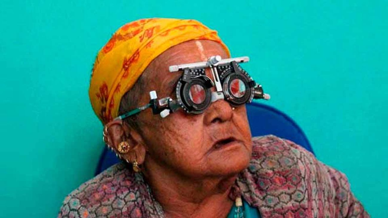 La Fundación Multiópticas y Cruz Roja gradúan la vista a  3.300 nepalíes