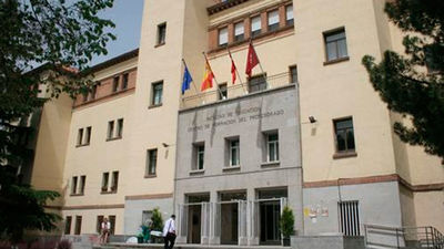 La Complutense suspende de empleo a un profesor por acosar a alumnas