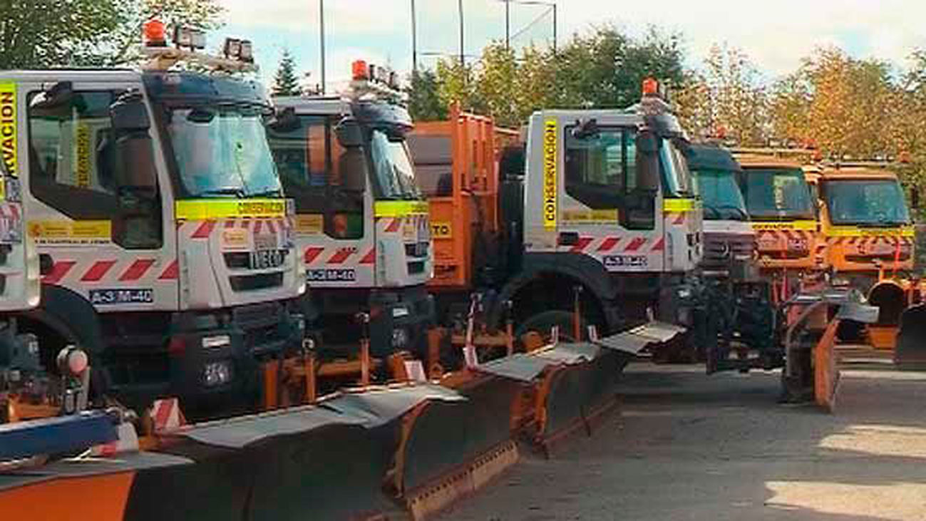 Las máquinas quitanieves desinfectan los municipios de la Sierra Norte de Madrid