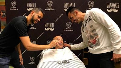 Los jugadores del 'Fuenla' se dejan bigote por una buena causa