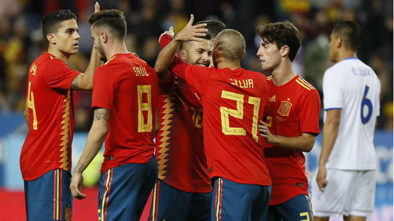 5-0. España enamora en el reino de Isco