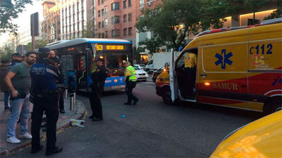 Una mujer herida grave al ser atropellada por un autobús de la EMT en Goya