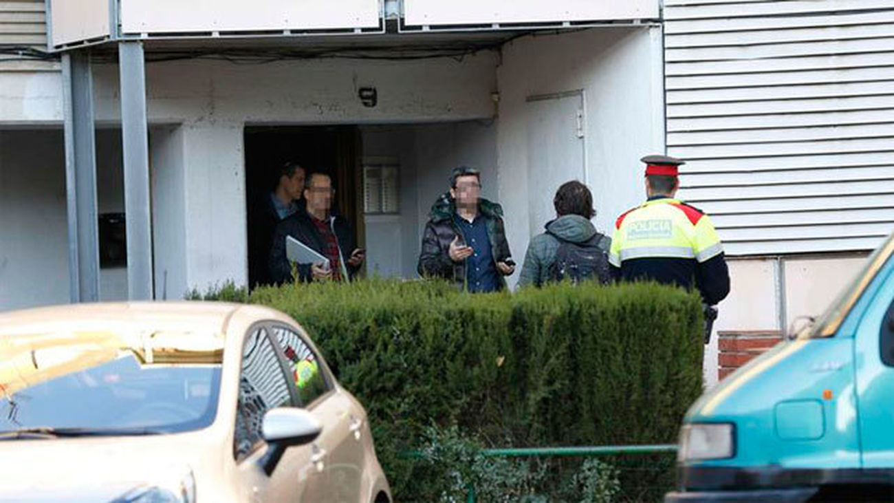 Los Mossos d'Esquadra investigan las muertes en Badia del Vallès (Barcelona)