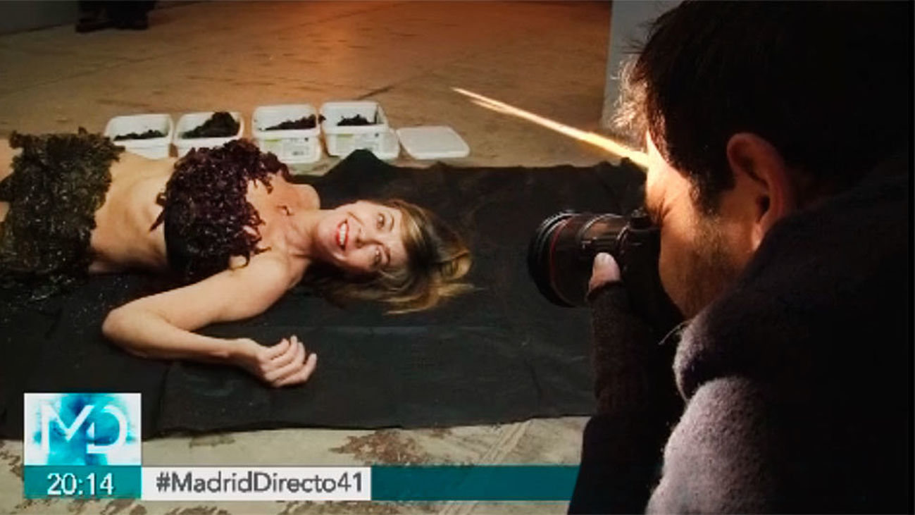 Los tenderos del mercado de Antón Martín se desnudan por una buena causa