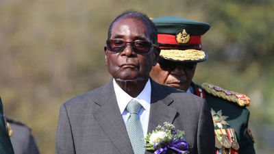 Mugabe se reúne de nuevo con los altos mandos militares para negociar su salida
