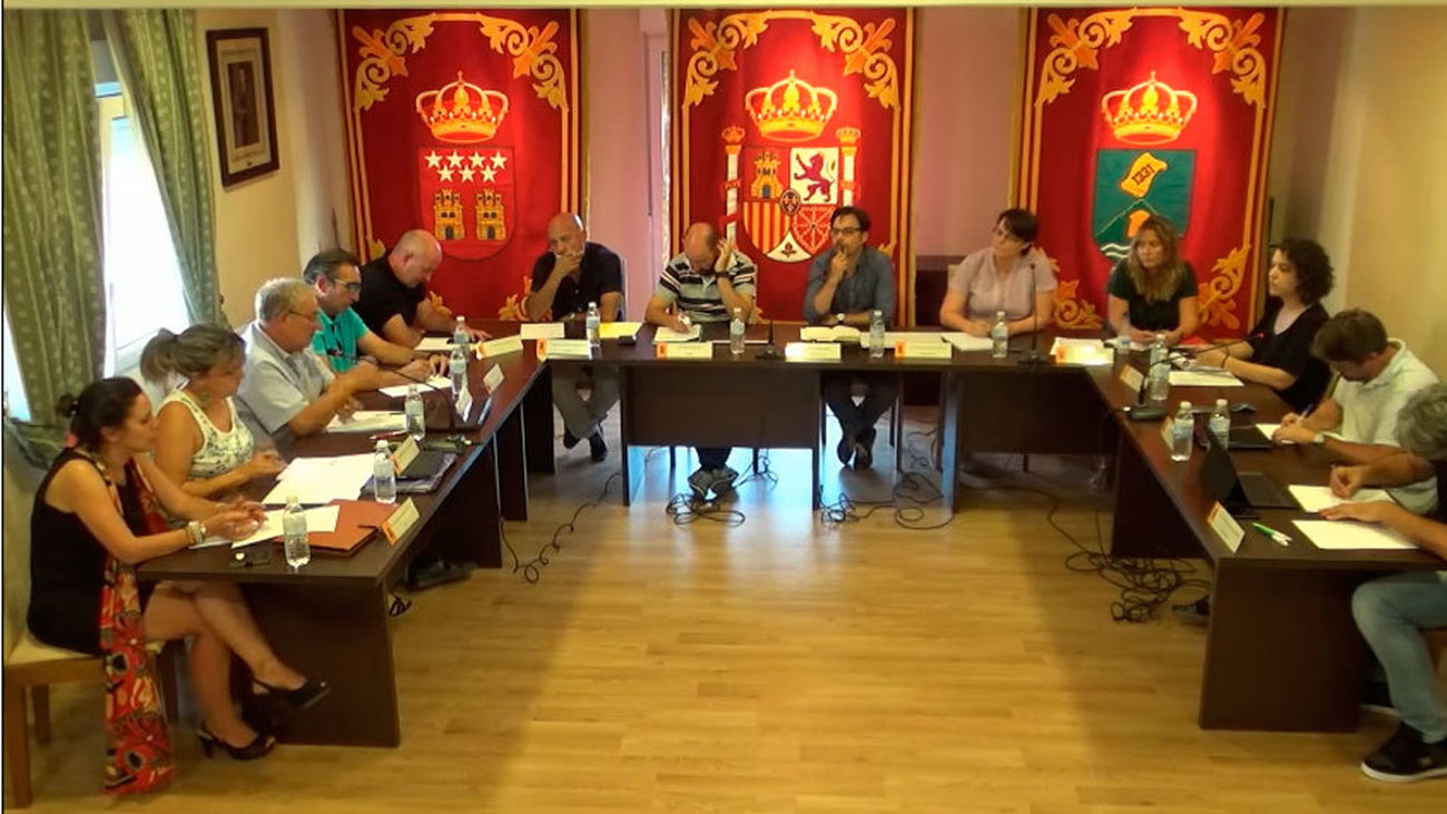 Pleno del Ayuntamiento de Pedrezuela (Imagen de archivo)