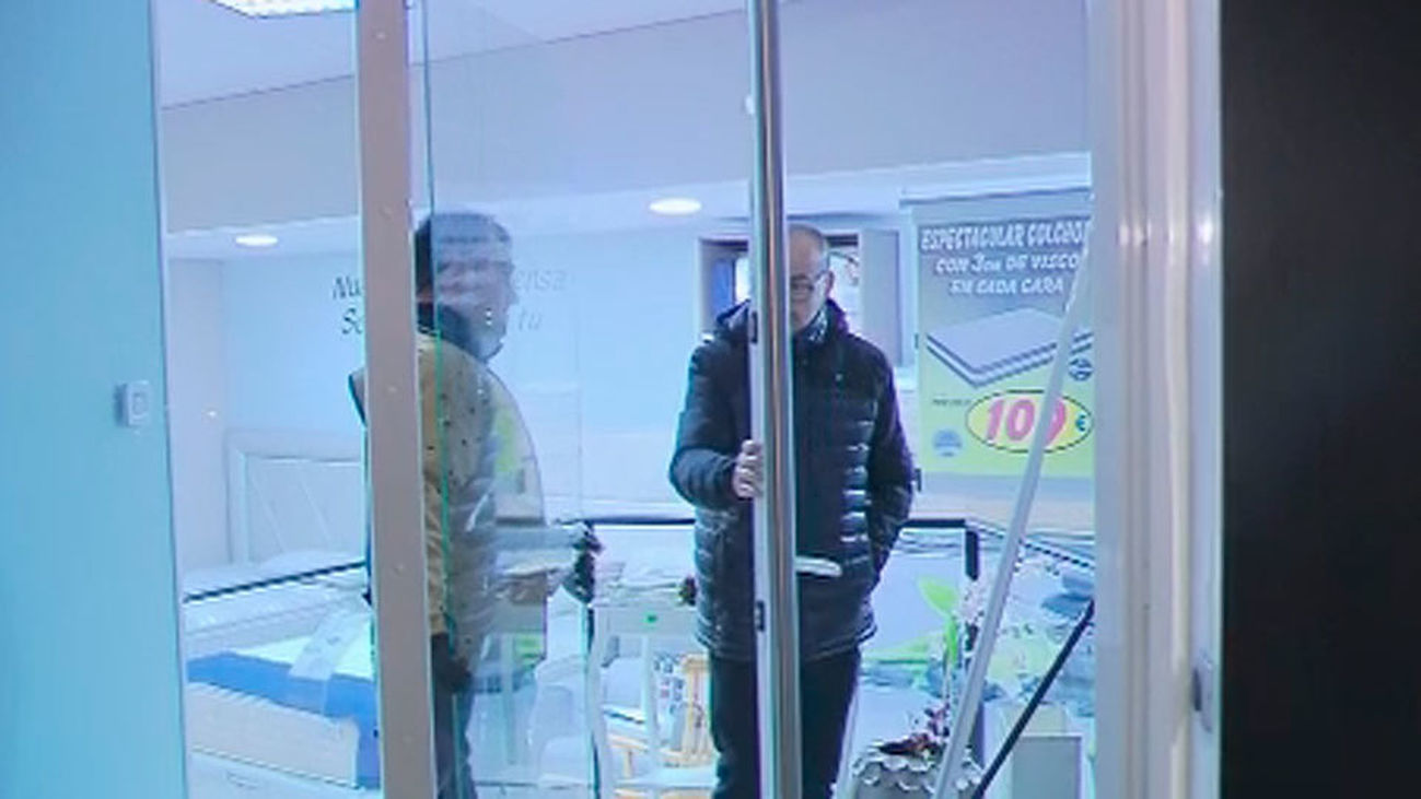 Insólito robo en Vallecas de edredones, almohadas y perfumes