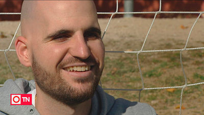 Un pelotazo en la cabeza le salvó la vida