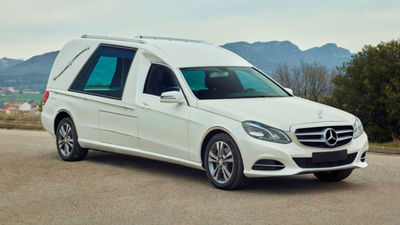 Los nuevos coches fúnebres municipales de Madrid irán de blanco