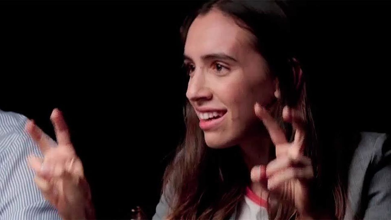 Rebeca responde a las críticas: "No nos encasilléis como vegetariano"