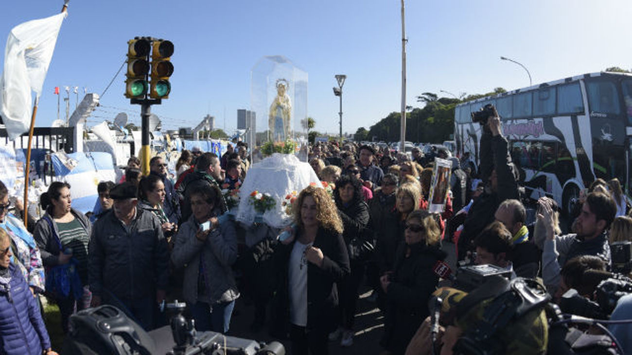 Marcha en apoyo a las familias de los 44 tripulantes del submarino desaparecido de la Armada Argentina