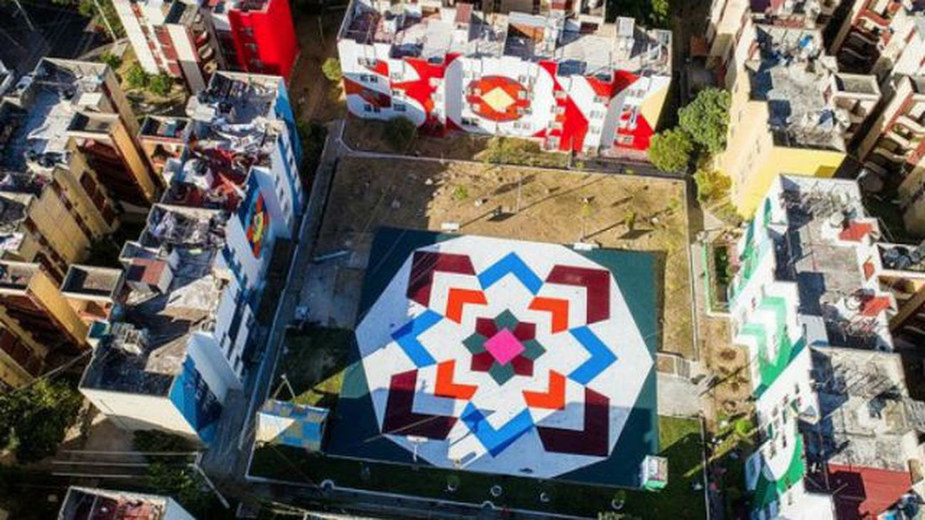 Decoran unos edificios en Guadalajara (México) en un proyecto sufragado por el Ayuntamiento de Madrid