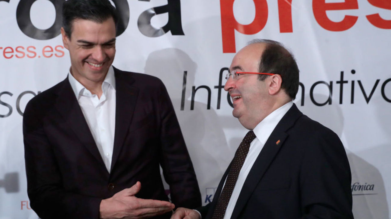 Sánchez urge a Rajoy a que aclare su compromiso con la reforma constitucional