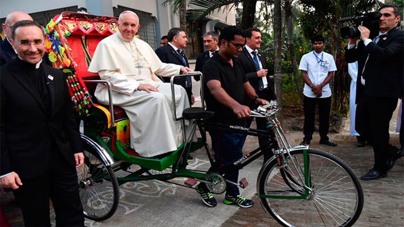 El Papa: "La presencia de Dios también se llama rohinyá"