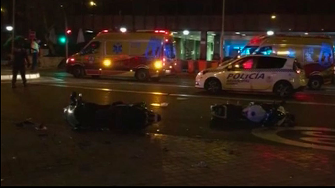 Heridas tres personas tras colisionar dos motos en la Avenida General Perón