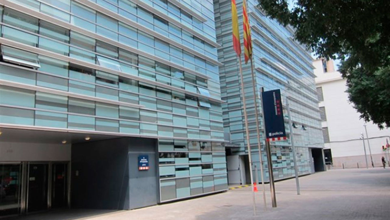 Un juez imputa a inspectores y al jefe de una comisaría de Mossos por el 1-0