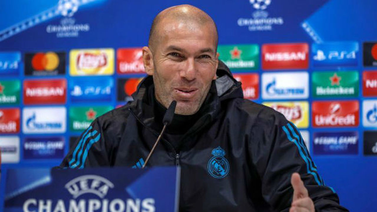 Zidane: "Faltan seis meses, cuidado con Cristiano"