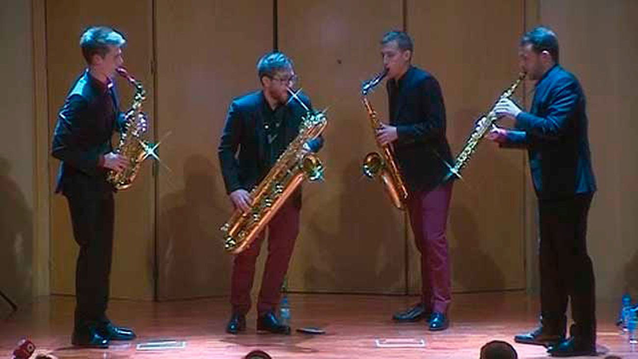 Cuarteto de viento pero con saxos
