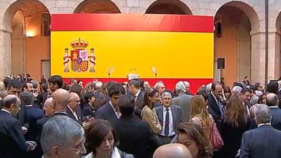 Madrid celebra el Día de la Constitución con la vista en  el 21-D en Cataluña
