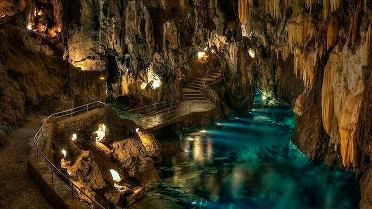 Descubren la belleza incomparable de la Gruta de las Maravillas en Aracena (Huelva)