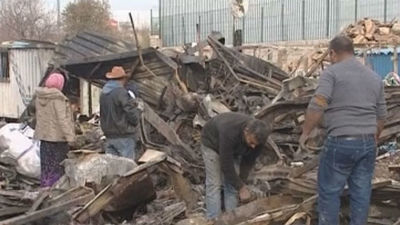 Los vecinos de la Cañada afectados por el incendio esperan el realojo
