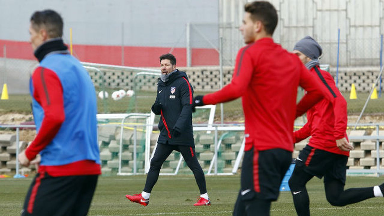 Simeone prueba a Correa-Gameiro ante la baja de Griezmann